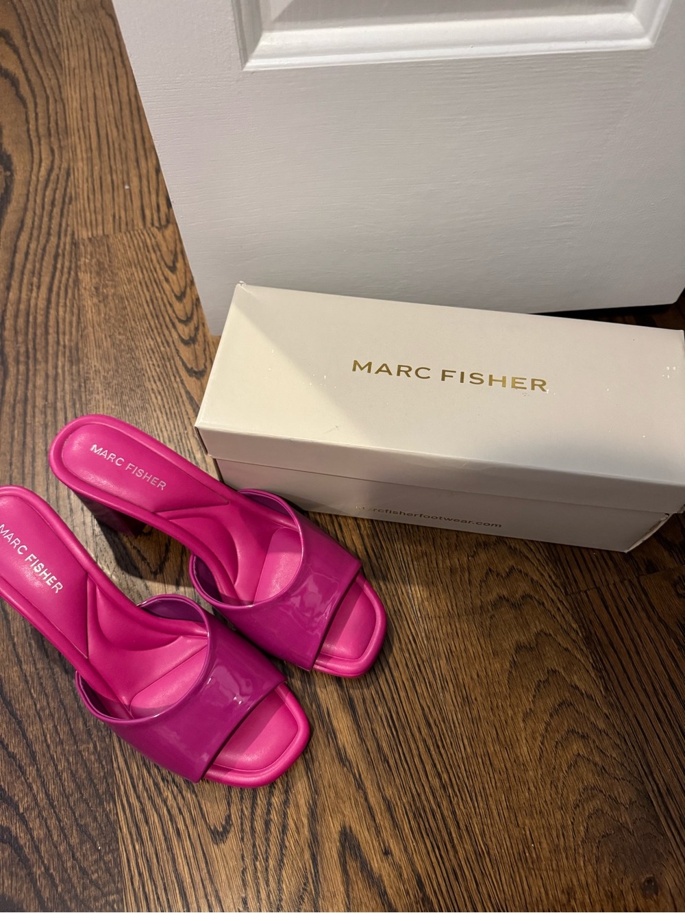NWT Marc Fisher Fynn Block Heel Mules — Dark Pink 💗